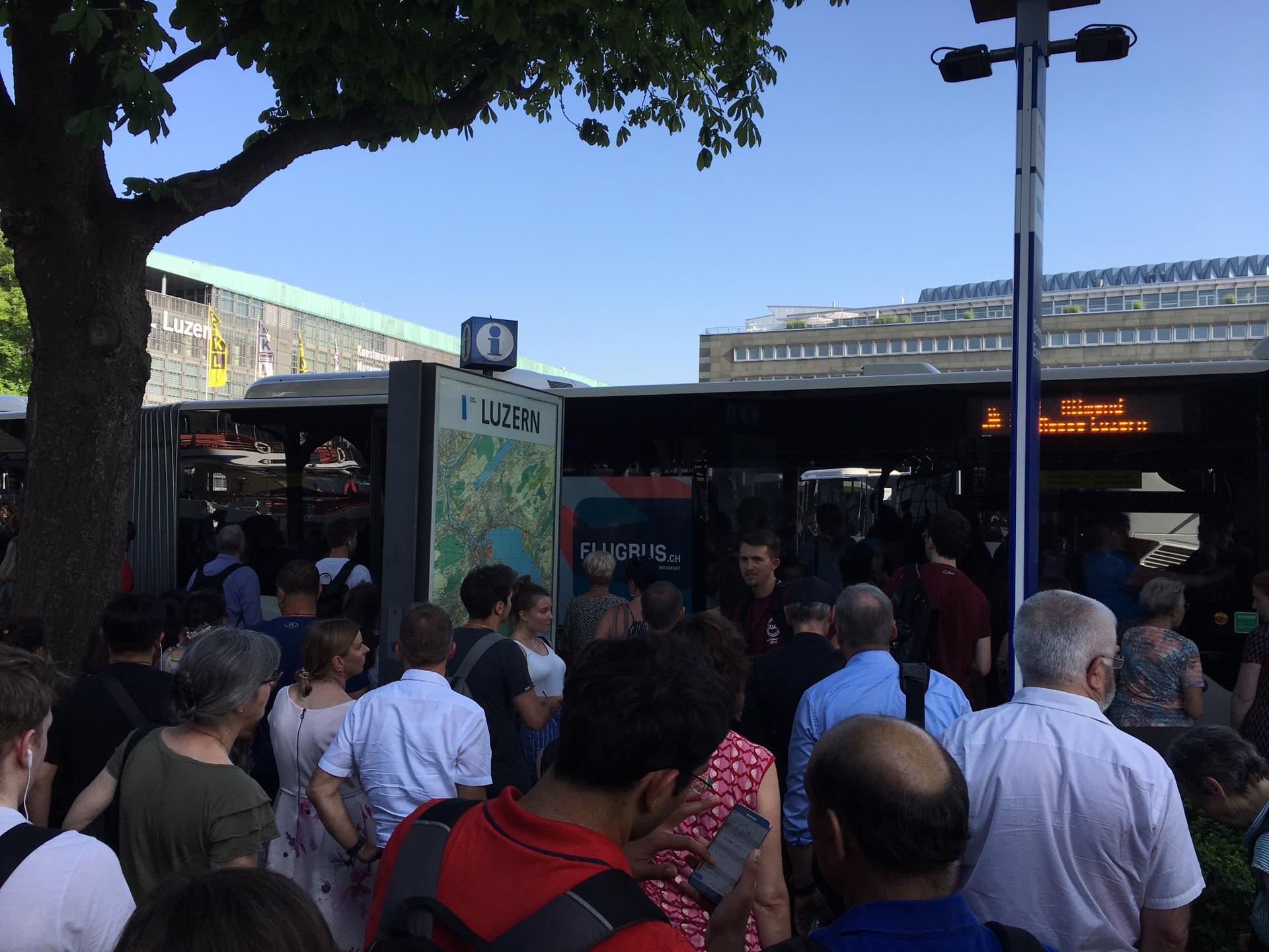 Öffentlicher Sex An Einer Bahnhofsstation Öffentlicher Sex An Einer Bahnhofsstation